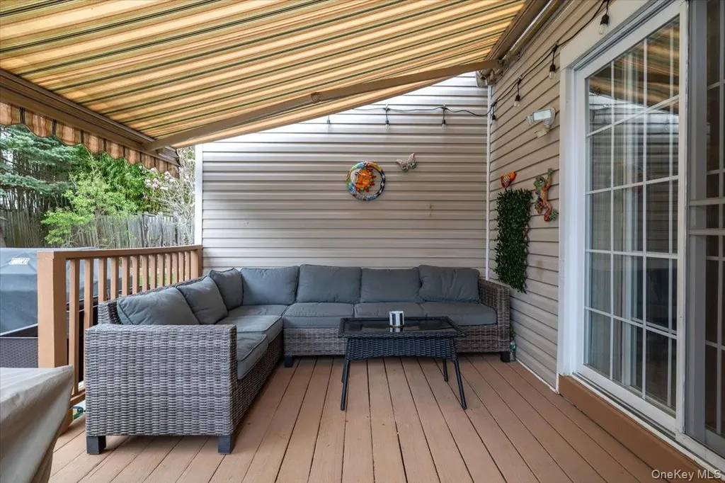 28 Cherokee Avenue West Islip NY 11795