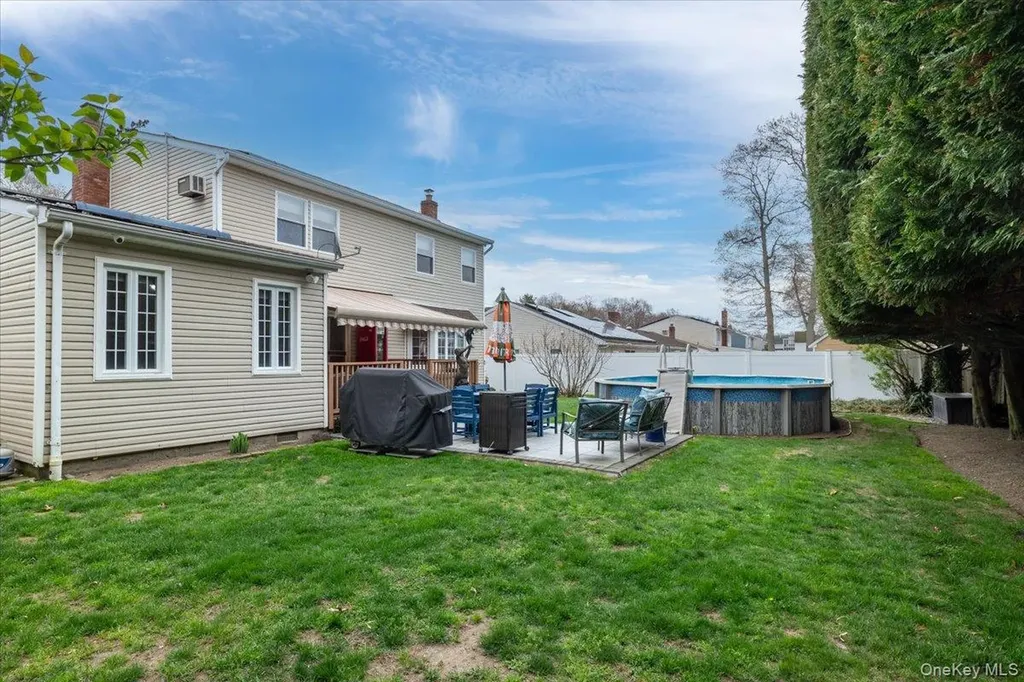 28 Cherokee Avenue West Islip NY 11795
