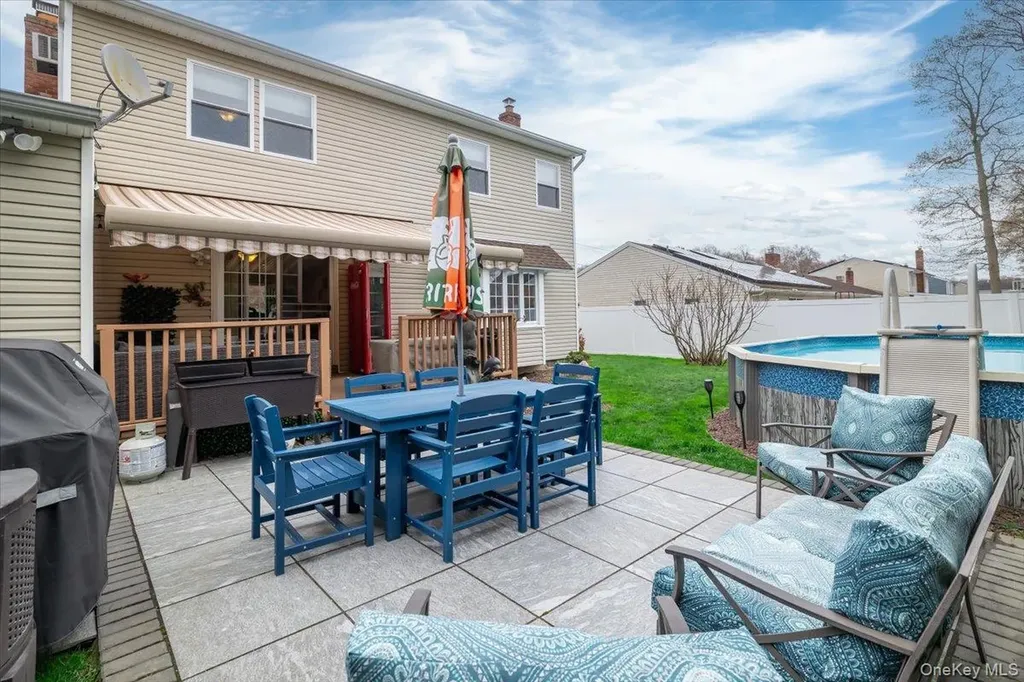 28 Cherokee Avenue West Islip NY 11795