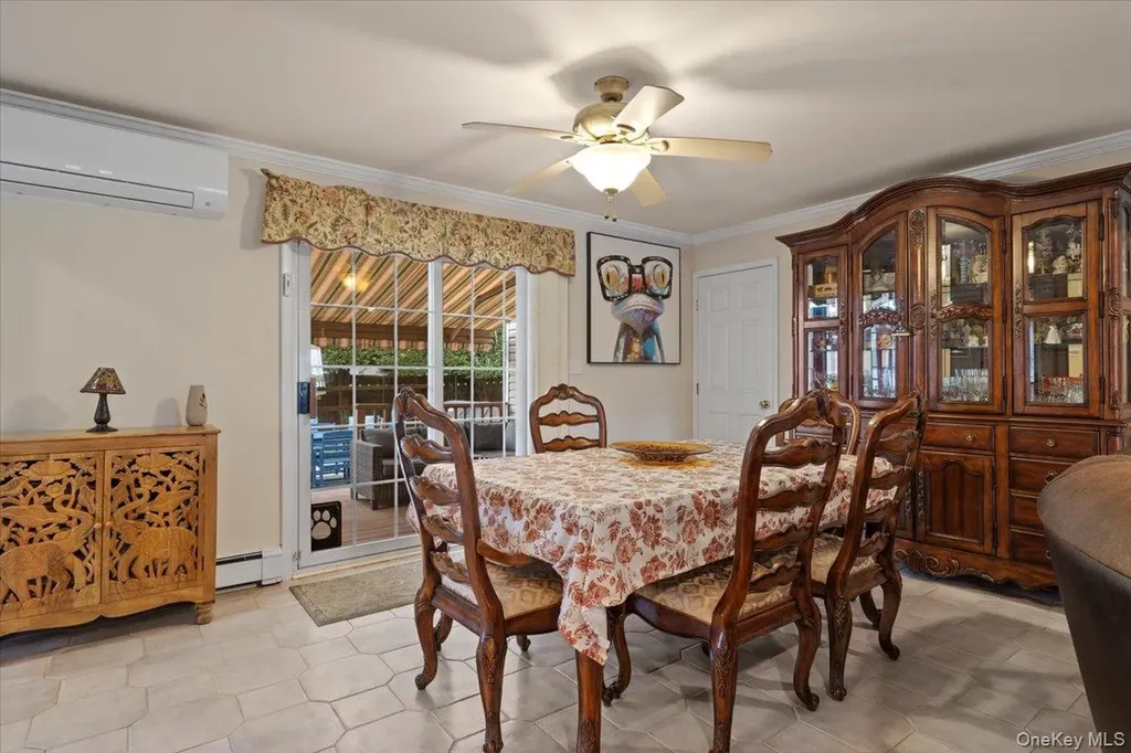 28 Cherokee Avenue West Islip NY 11795