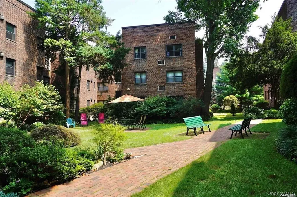 50 Brompton Road Great Neck NY 11021