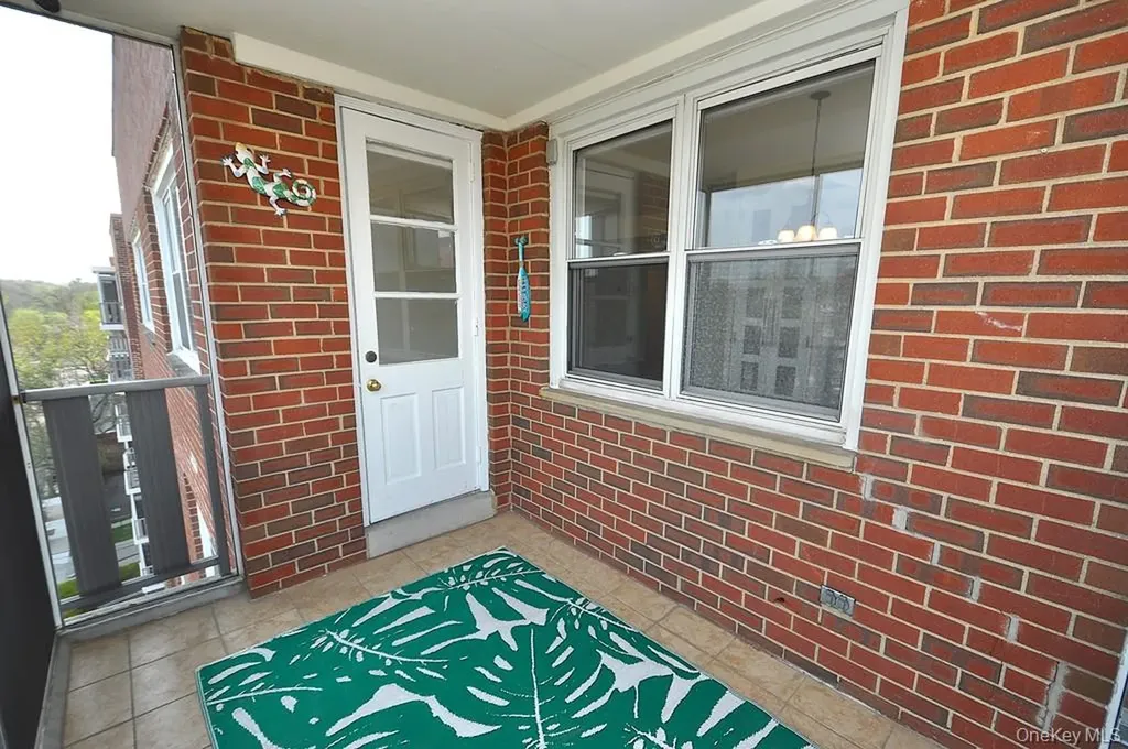 240 Garth Road Scarsdale NY 10583