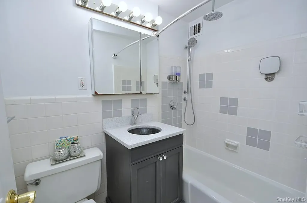 240 Garth Road Scarsdale NY 10583