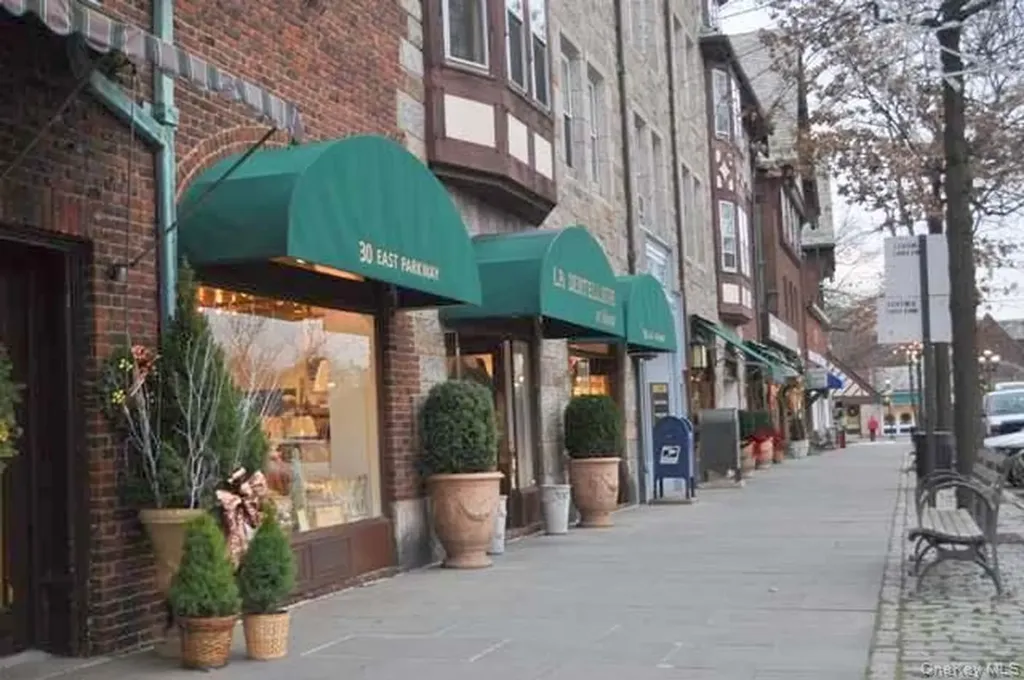 240 Garth Road Scarsdale NY 10583
