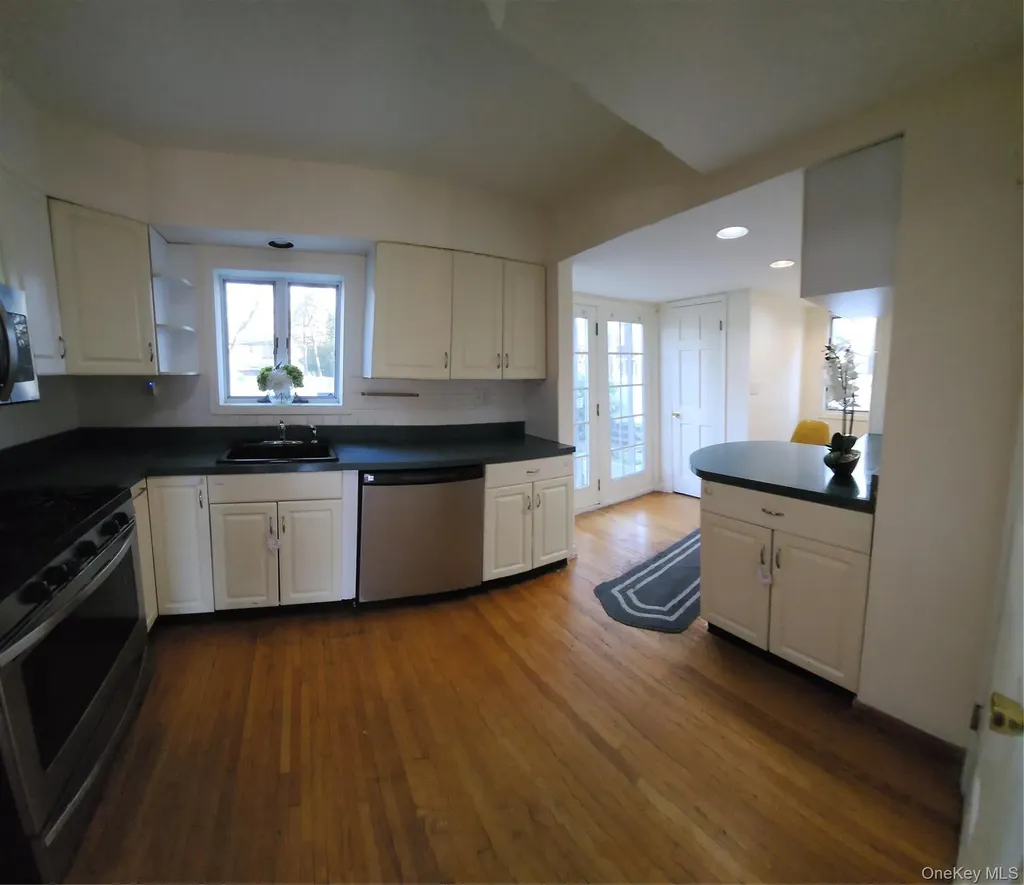 142 Morris Parkway Valley Stream NY 11580