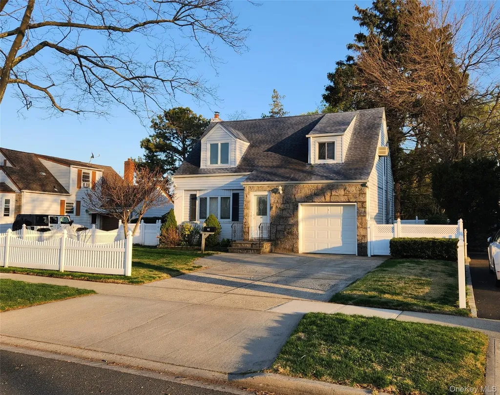 142 Morris Parkway Valley Stream NY 11580