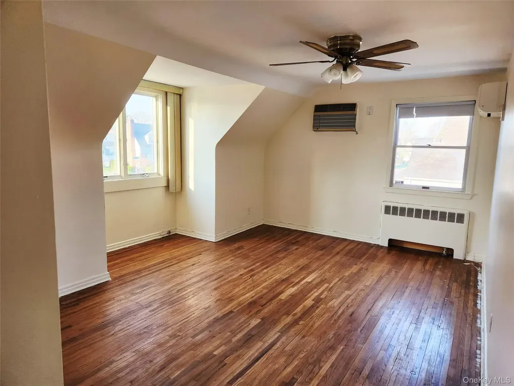 142 Morris Parkway Valley Stream NY 11580