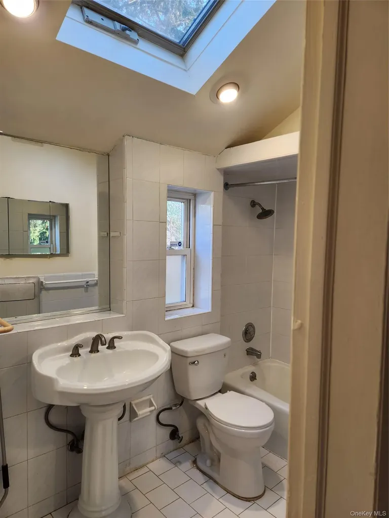 142 Morris Parkway Valley Stream NY 11580