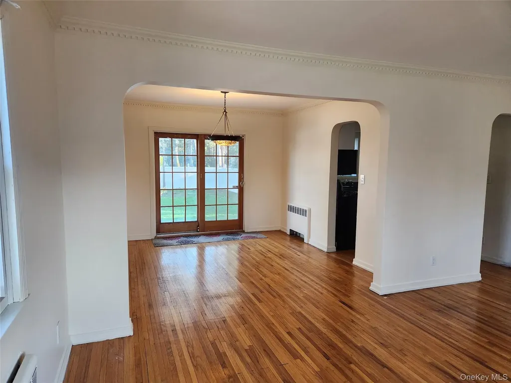 142 Morris Parkway Valley Stream NY 11580