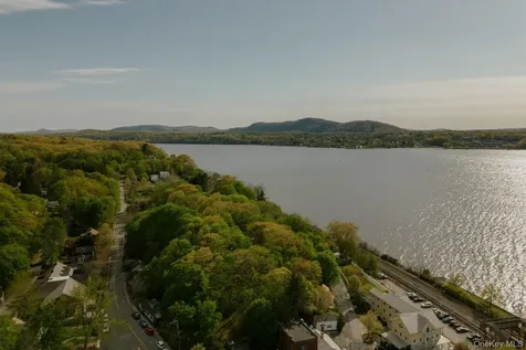12 Charles Street Rhinecliff NY 12574