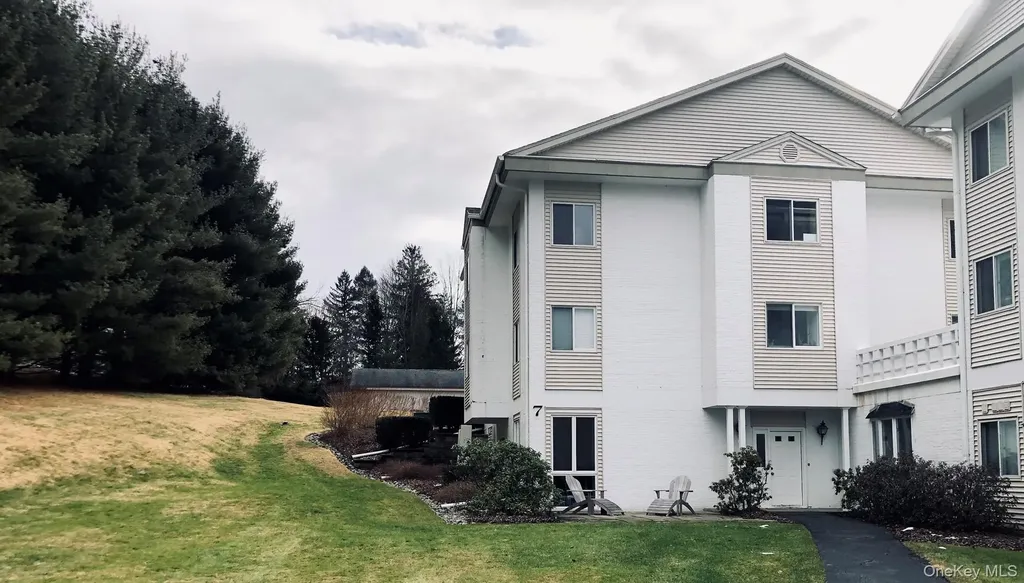 7 Carroll Boulevard Millbrook NY 12545