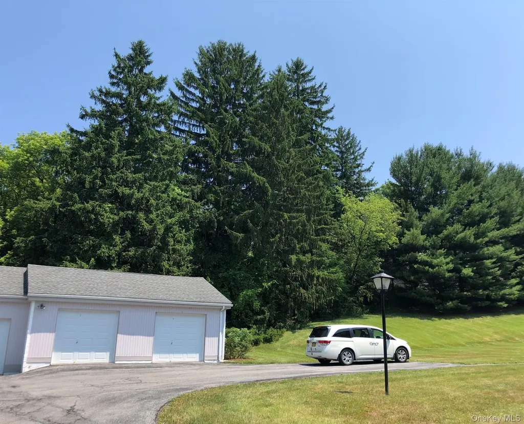 7 Carroll Boulevard Millbrook NY 12545