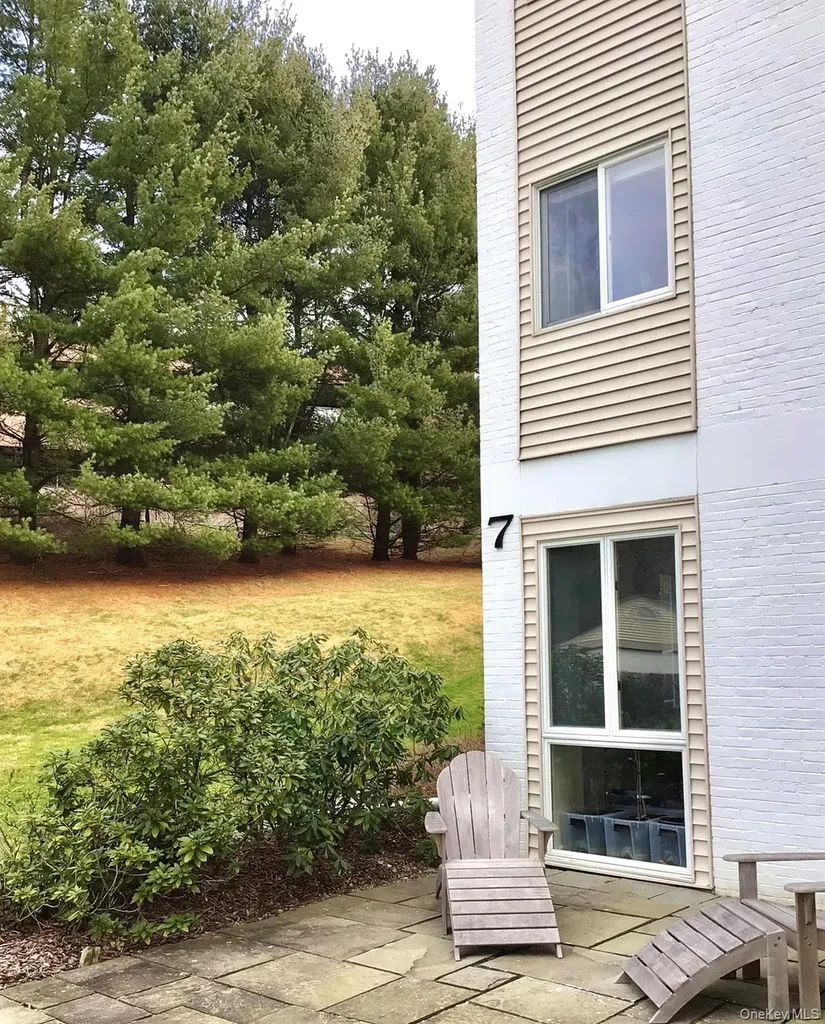 7 Carroll Boulevard Millbrook NY 12545