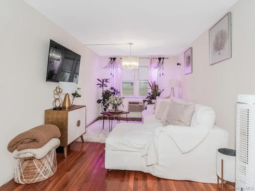 24021 68th Avenue Little Neck NY 11362