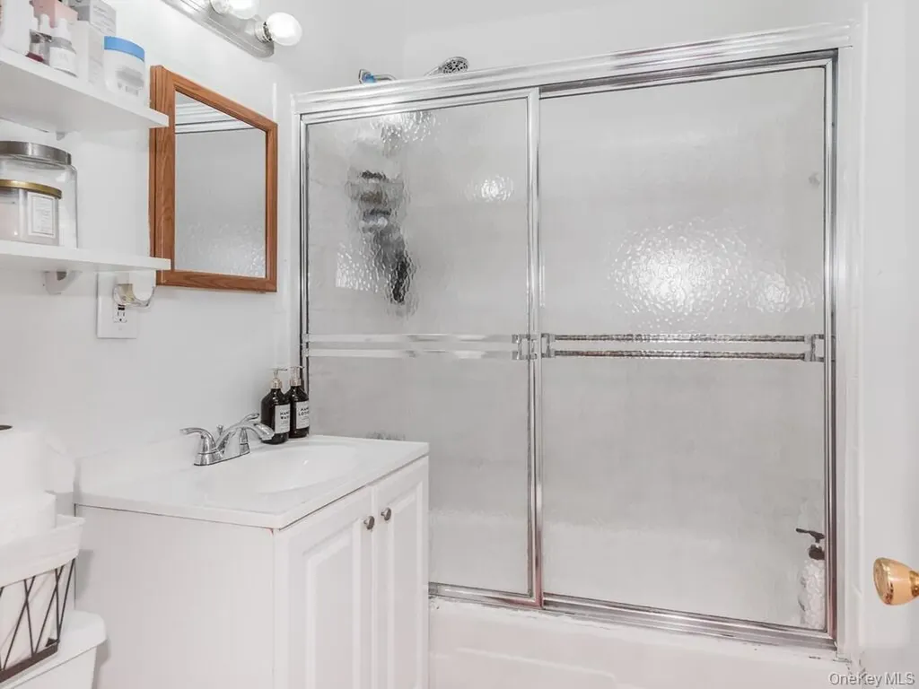 24021 68th Avenue Little Neck NY 11362