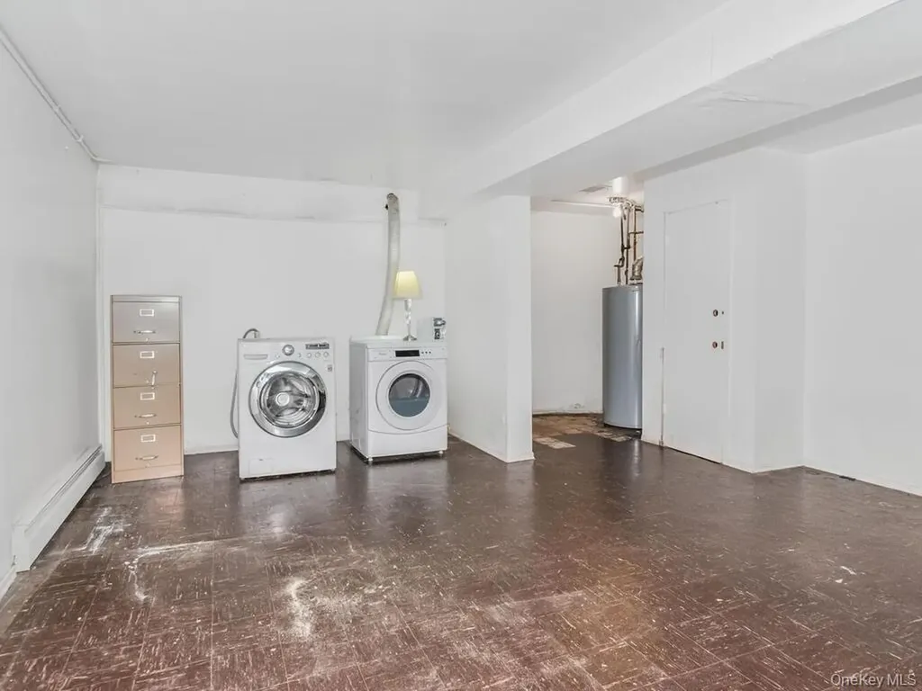 24021 68th Avenue Little Neck NY 11362