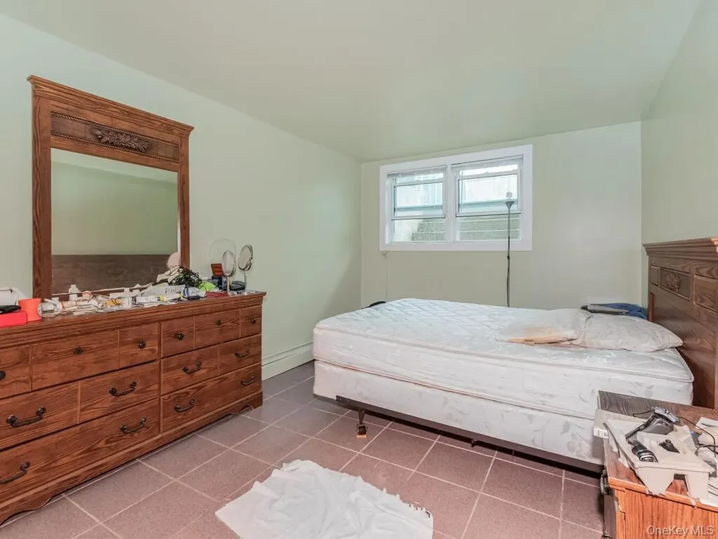24021 68th Avenue Little Neck NY 11362