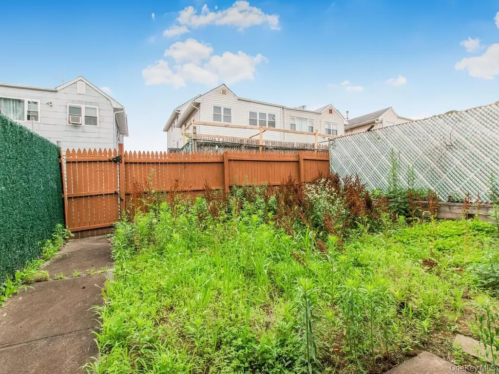 24021 68th Avenue Little Neck NY 11362