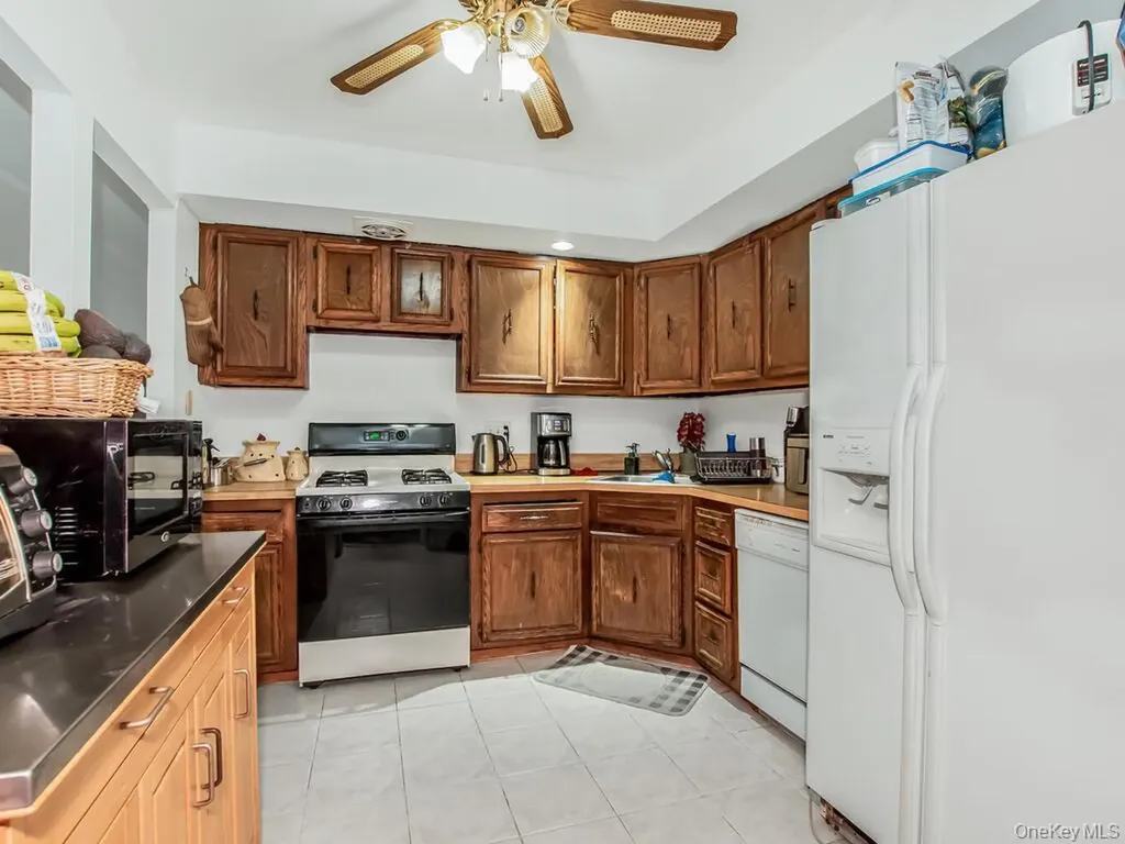 24021 68th Avenue Little Neck NY 11362