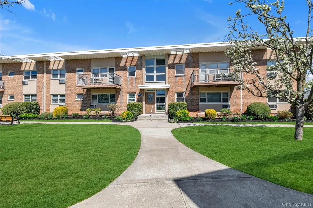 4 Rose Street Oceanside NY 11572