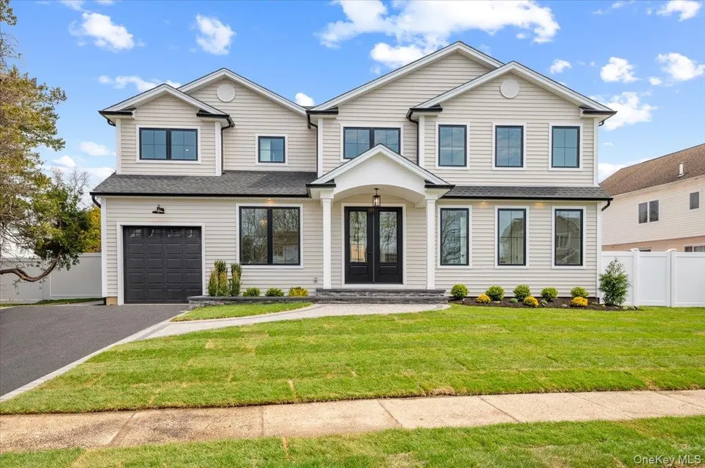 2 Winters Court Plainview NY 11803