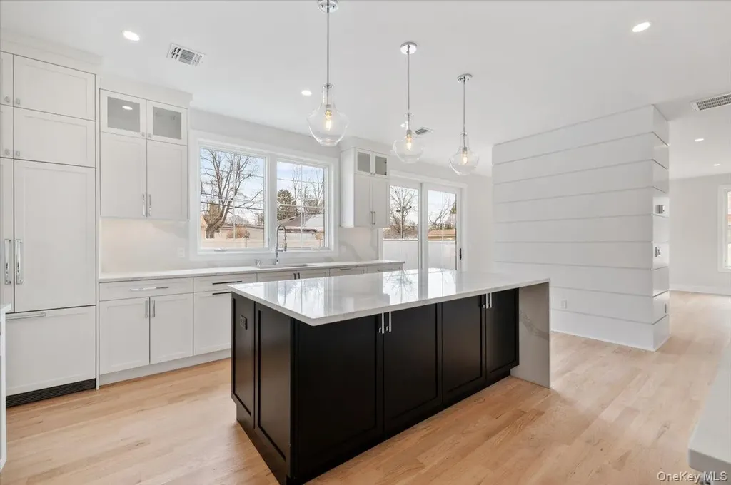 2 Winters Court Plainview NY 11803