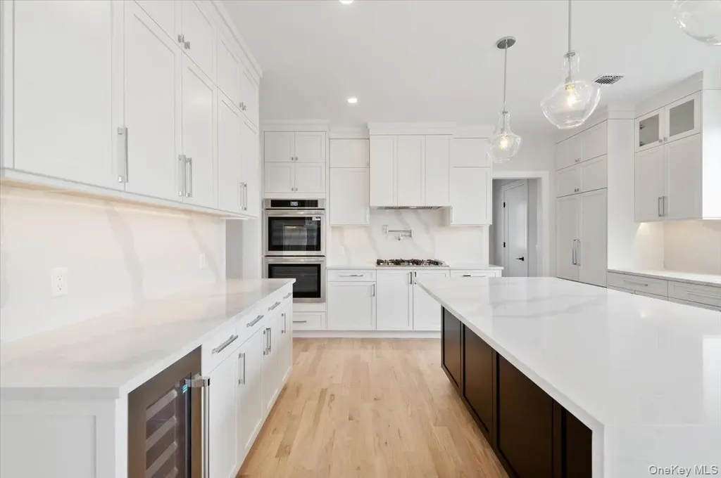 2 Winters Court Plainview NY 11803