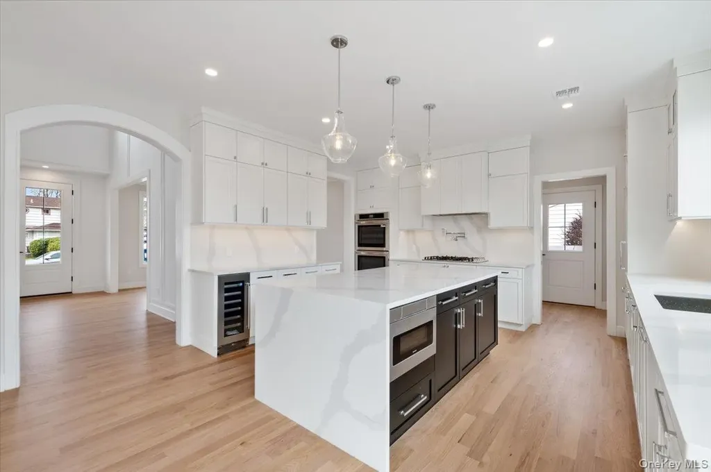 2 Winters Court Plainview NY 11803