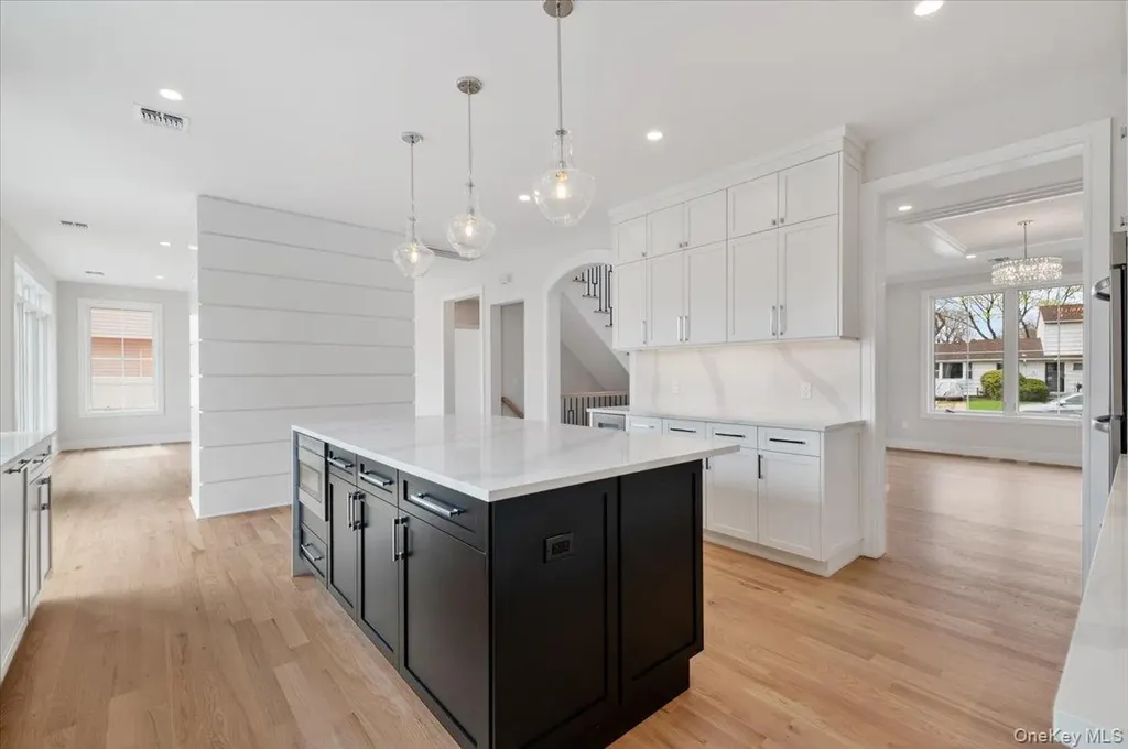 2 Winters Court Plainview NY 11803