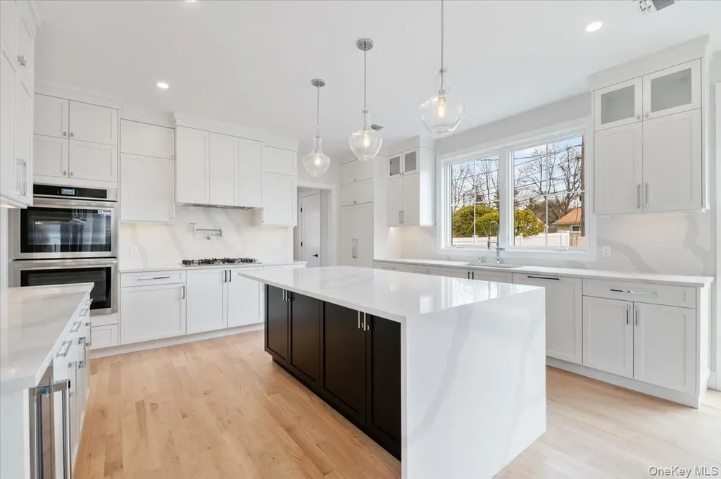 2 Winters Court Plainview NY 11803