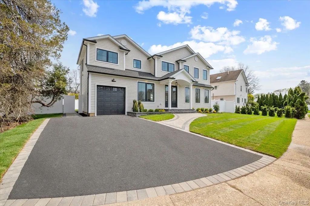 2 Winters Court Plainview NY 11803