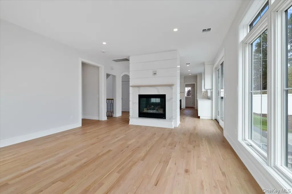 2 Winters Court Plainview NY 11803