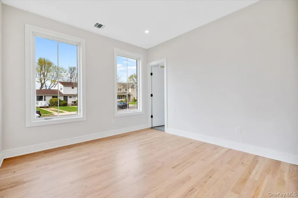 2 Winters Court Plainview NY 11803