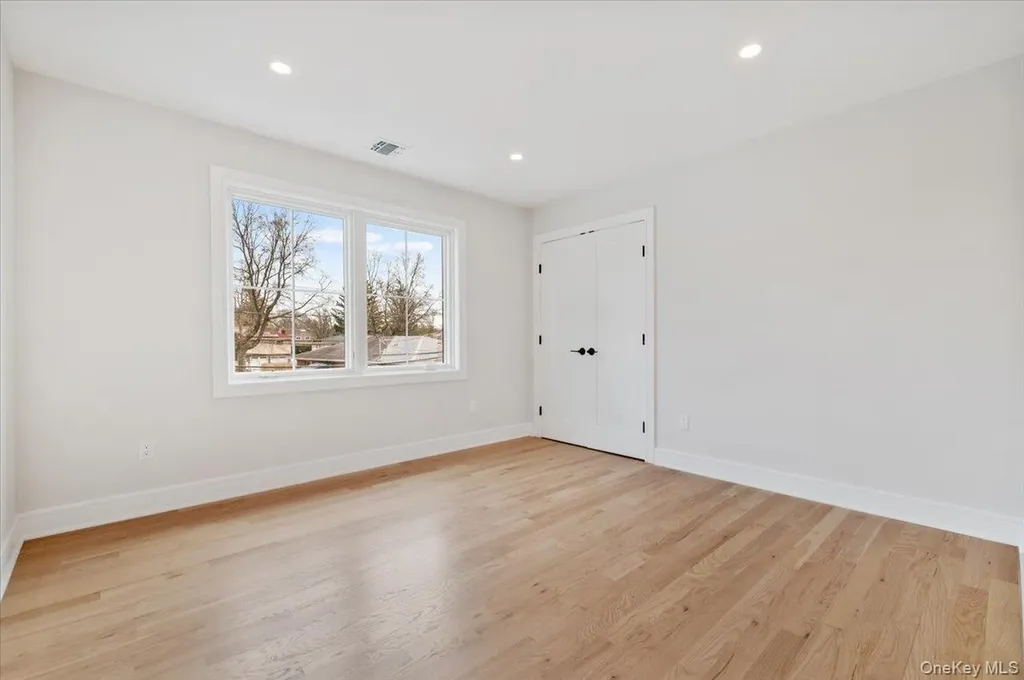 2 Winters Court Plainview NY 11803
