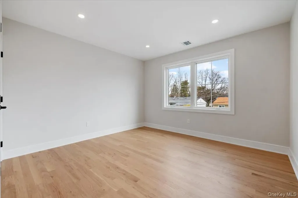 2 Winters Court Plainview NY 11803