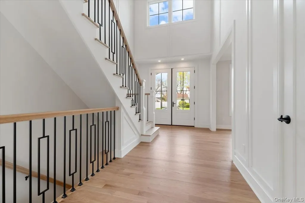 2 Winters Court Plainview NY 11803