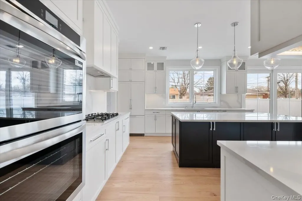2 Winters Court Plainview NY 11803