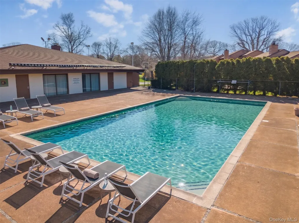 85 Rhett Court Commack NY 11725
