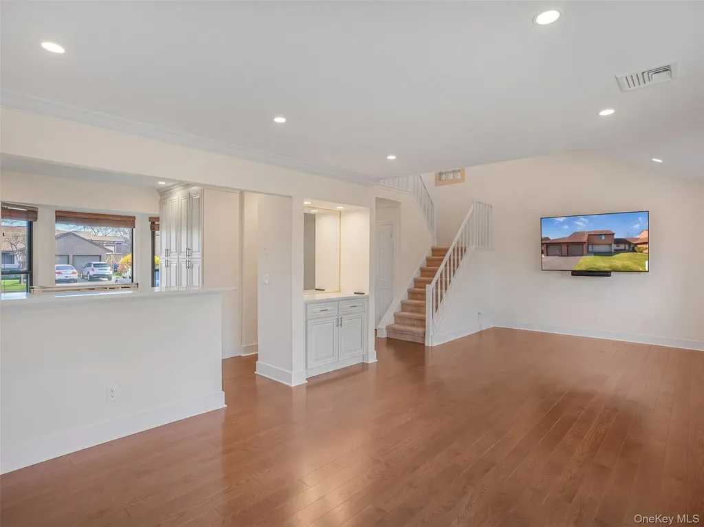 85 Rhett Court Commack NY 11725