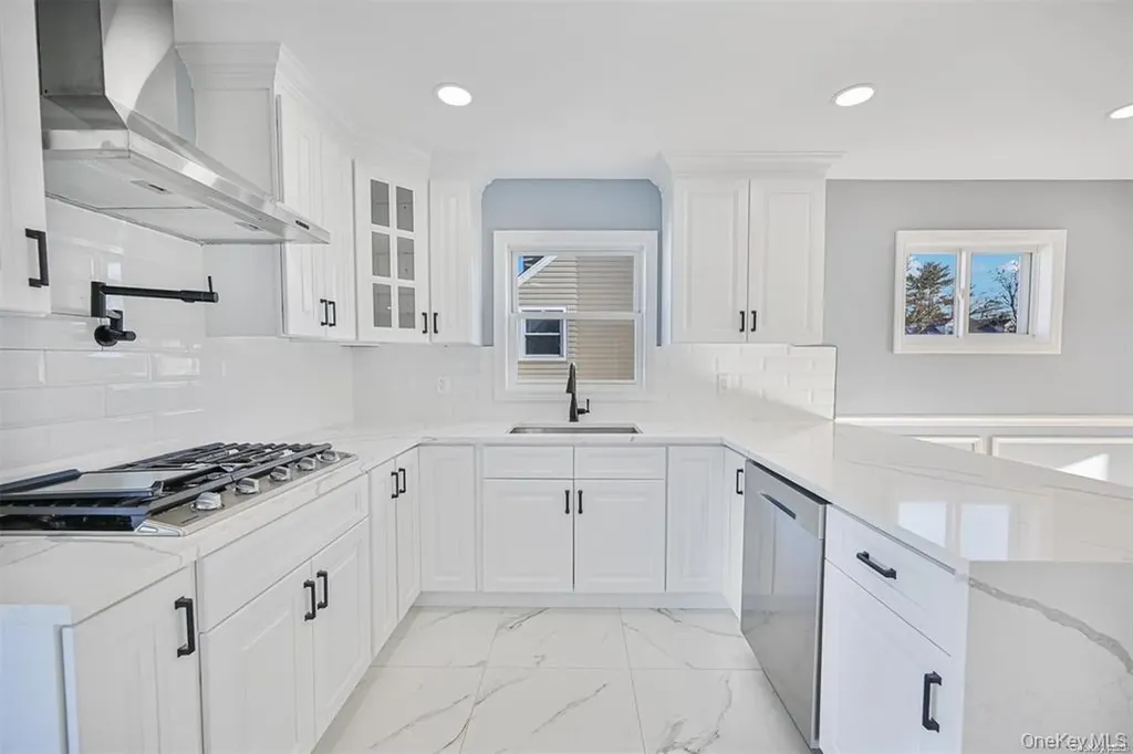 253 Meyer Avenue Valley Stream NY 11580