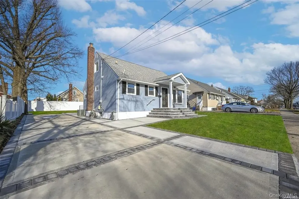 253 Meyer Avenue Valley Stream NY 11580