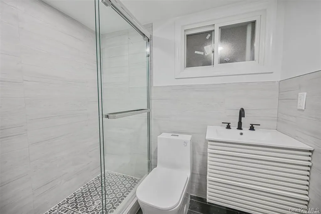 253 Meyer Avenue Valley Stream NY 11580