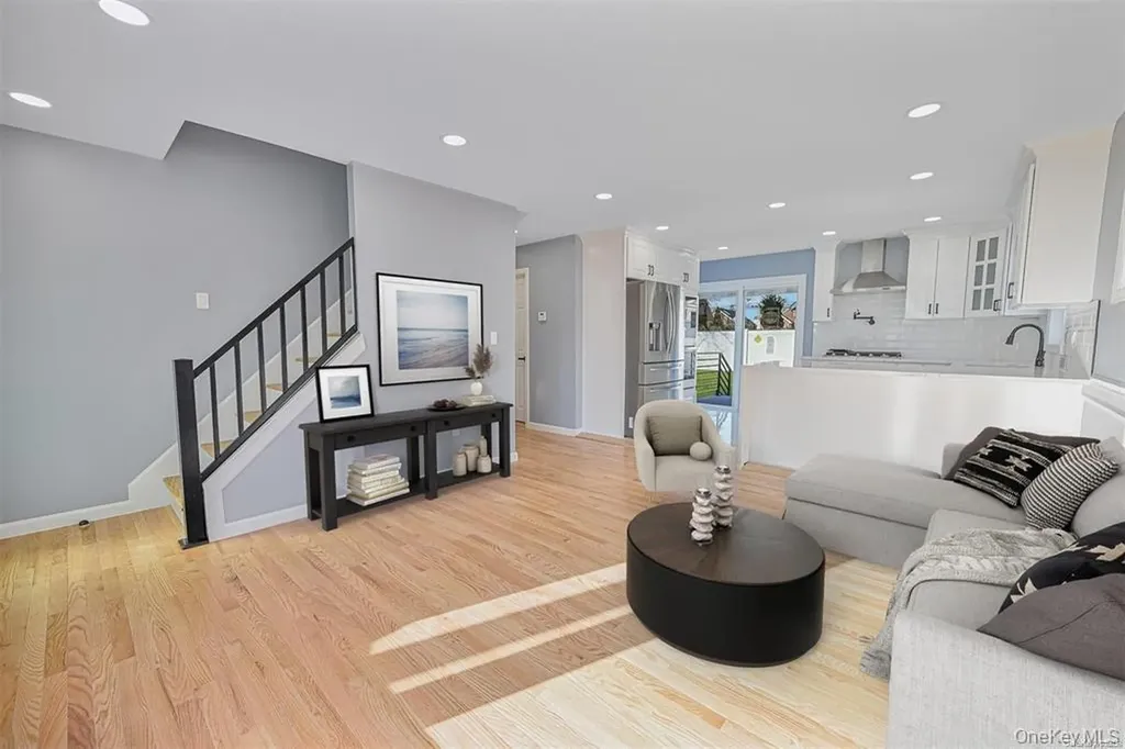 253 Meyer Avenue Valley Stream NY 11580
