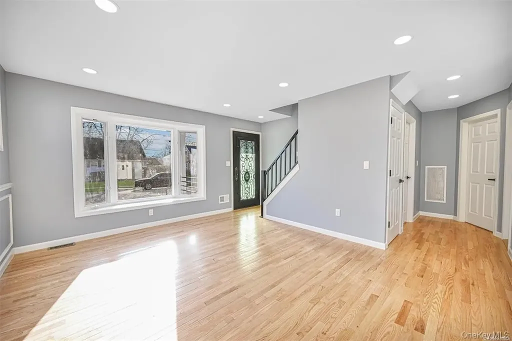 253 Meyer Avenue Valley Stream NY 11580