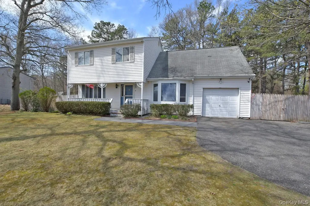 78 N Bicycle Path Selden NY 11784