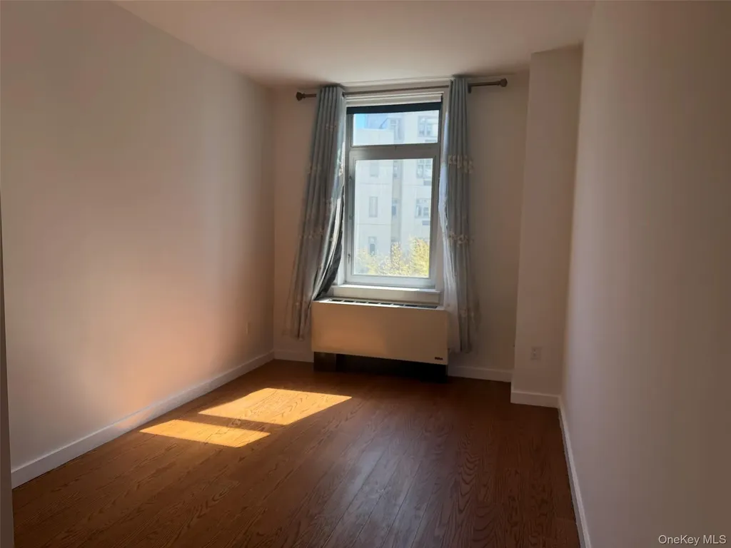 40-26 College Point Flushing NY 11354