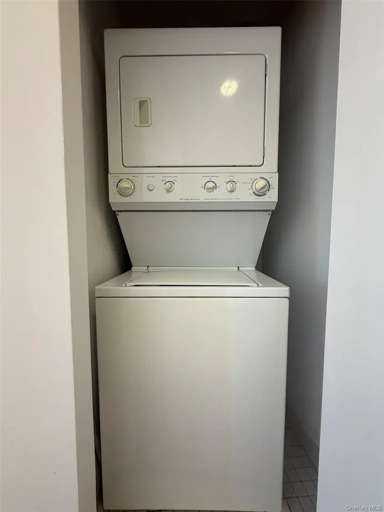 40-26 College Point Flushing NY 11354