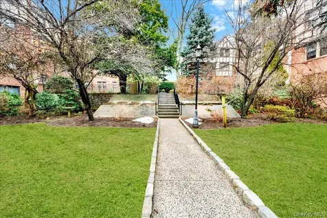 7 Greenridge Avenue White Plains NY 10605