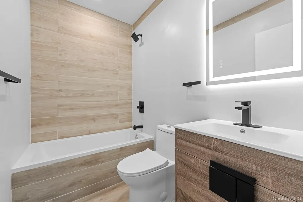518 E 29th Street Brooklyn NY 11210