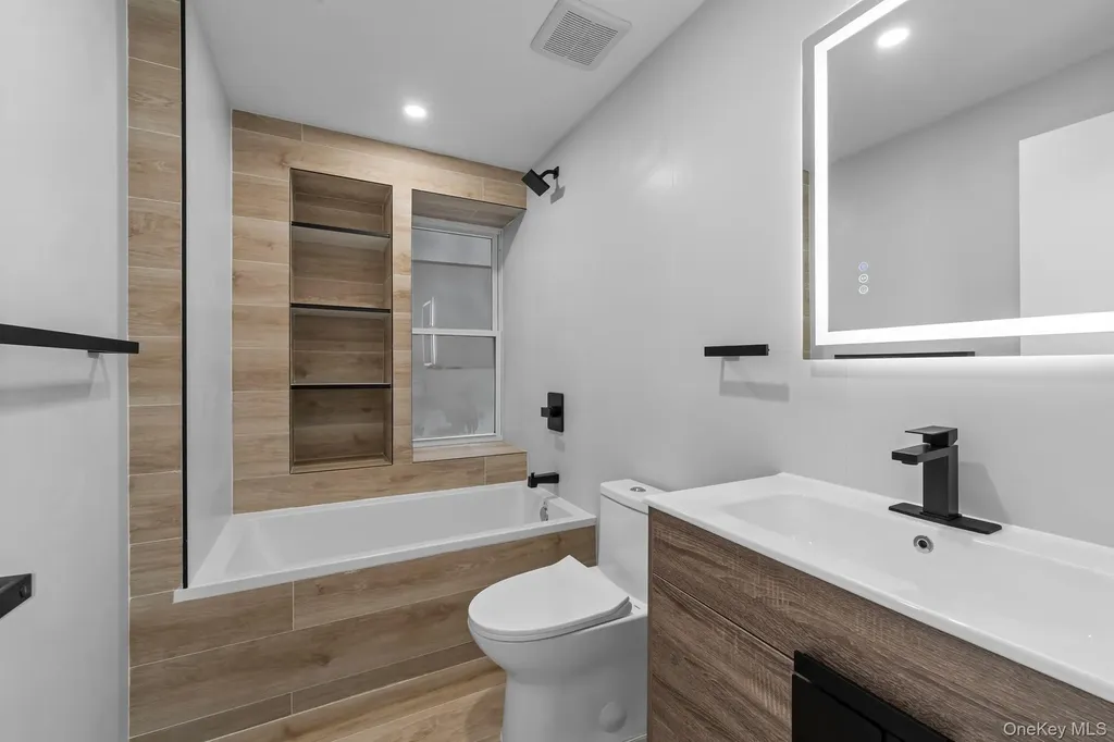 518 E 29th Street Brooklyn NY 11210